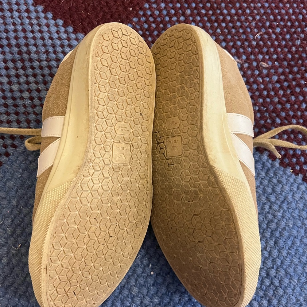 Veja beige suede sneakers size 8 - Picture 4 of 4